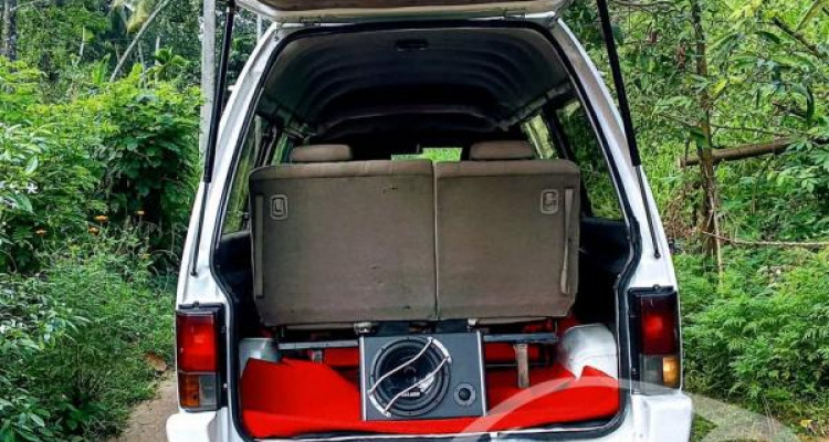 NISSAN VANETTE VX 1992