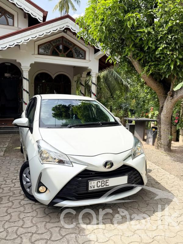 TOYOTA VITZ 2018