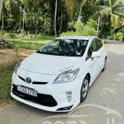 TOYOTA PRIUS 2013