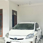 TOYOTA PRIUS 2011