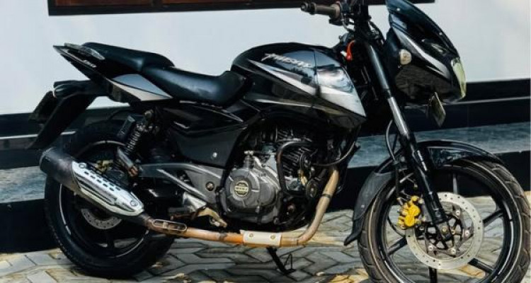 BAJAJ PULSAR 150 2018