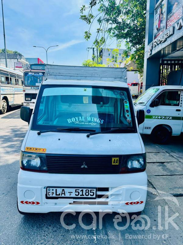 MITSUBISHI MINI TRUCK 2002