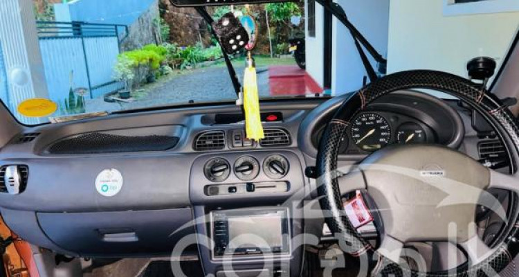 NISSAN MARCH K11 2000