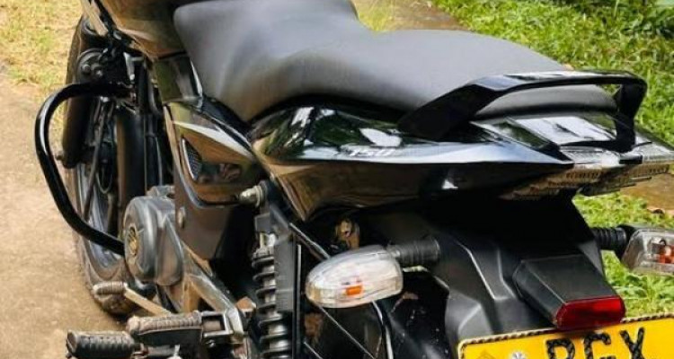BAJAJ PULSAR 150 2018
