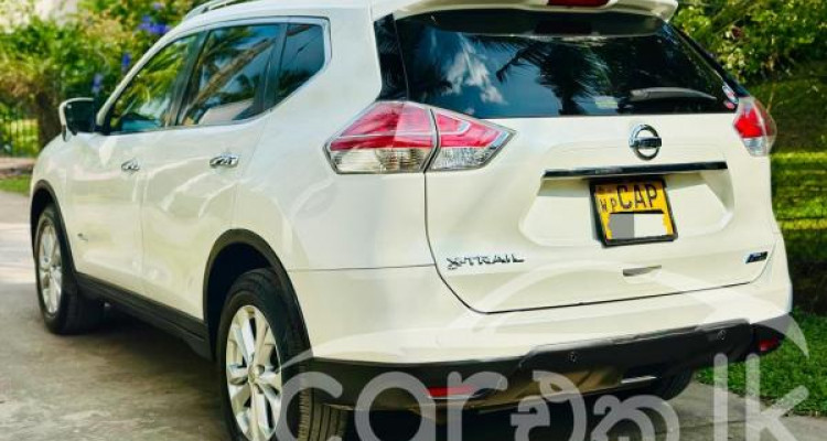 NISSAN X TRAIL 2015