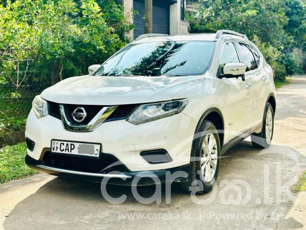 NISSAN X TRAIL 2015