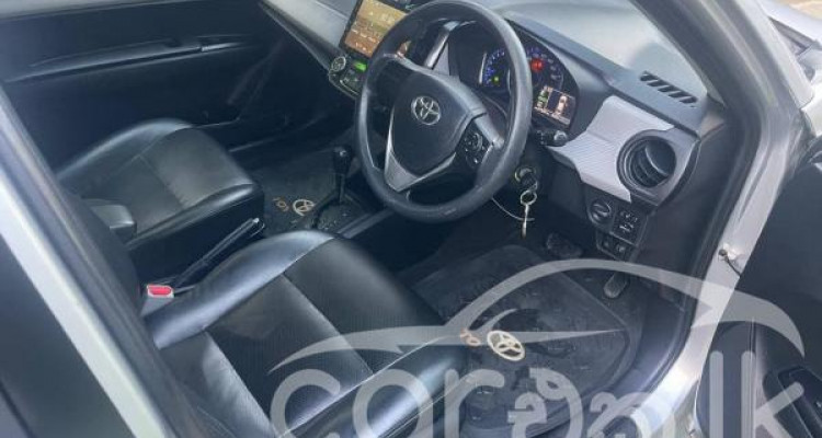 TOYOTA COROLLA AXIO 2015