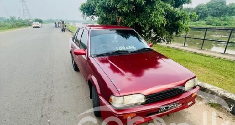 MAZDA FAMILIA 323 1988