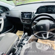 PEUGEOT 2008 2017