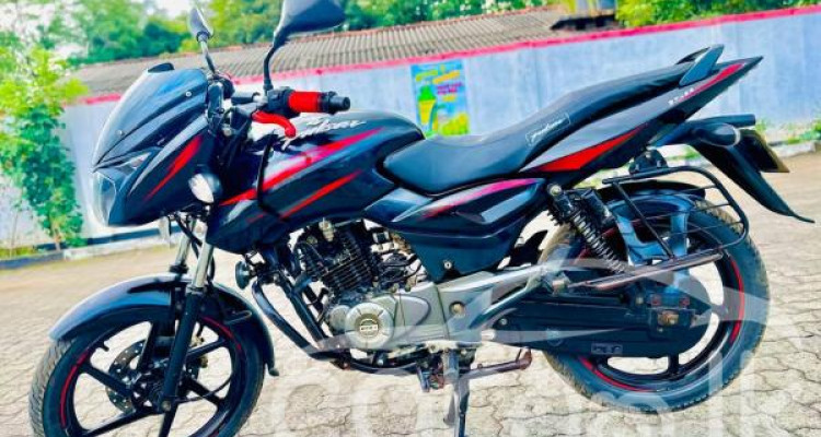 BAJAJ PULSAR 150 2017