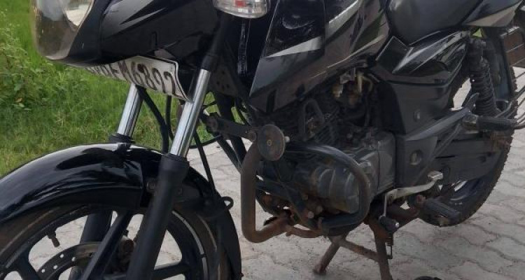 BAJAJ PULSAR 150 2017