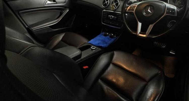 MERCEDES BENZ C200 2013