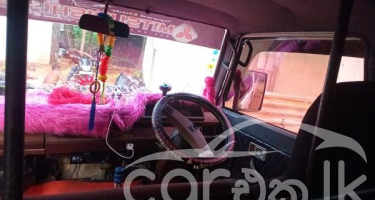 MITSUBISHI DELICA L300 1986