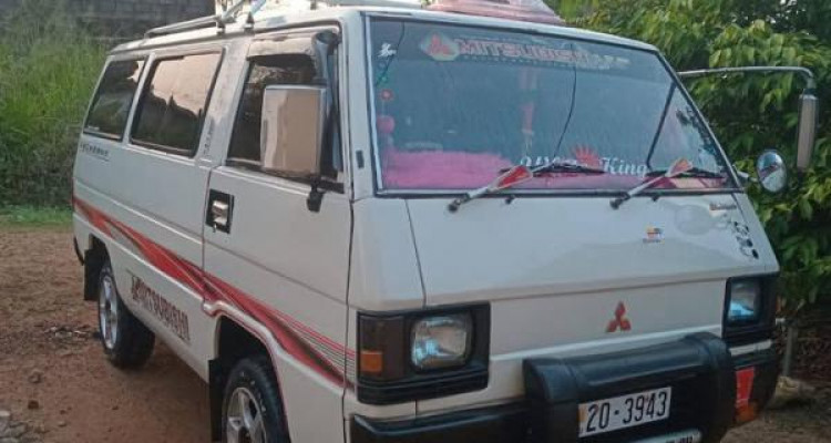 MITSUBISHI DELICA L300 1986