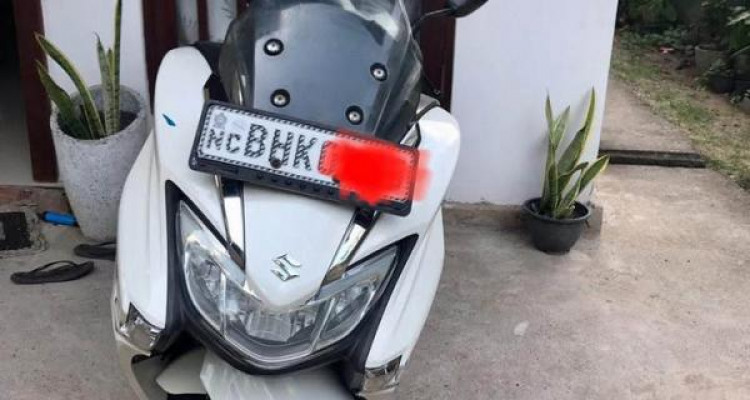 SUZUKI BURGMAN 2019