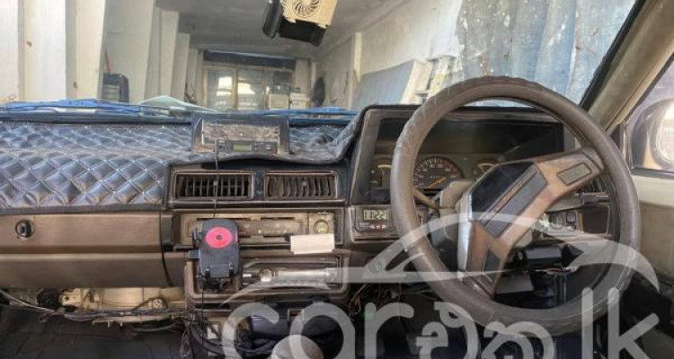 NISSAN SUNNY B11 1987