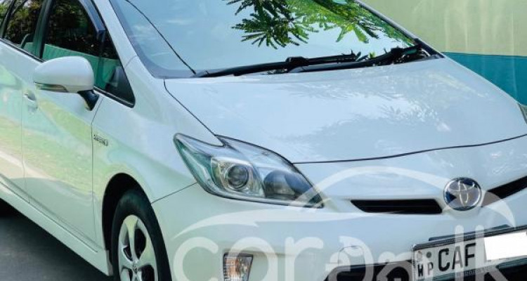 TOYOTA PRIUS 2014