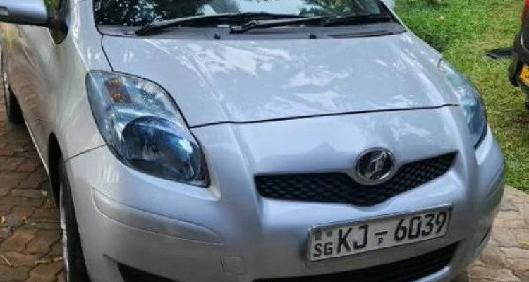 TOYOTA VITZ 2008