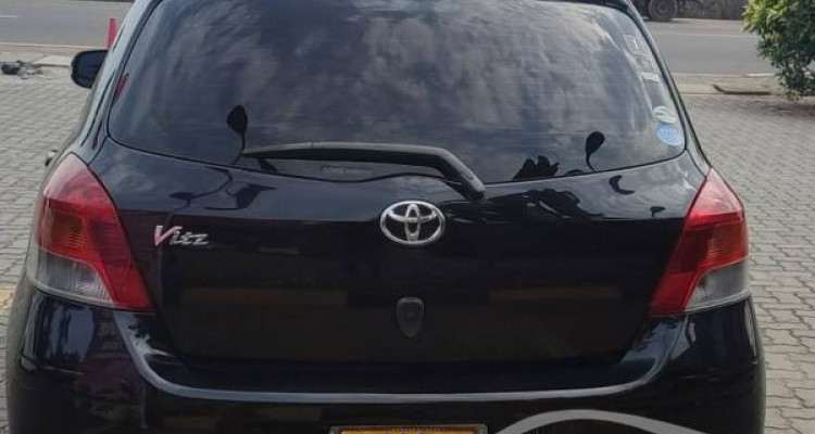 TOYOTA VITZ 2008